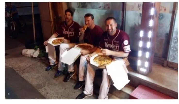 한국 어느 프로야구단의 회식장면 | mbong.kr 엠봉