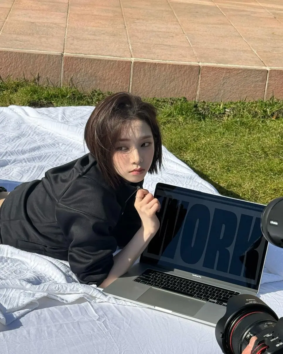 JRzQz.webp