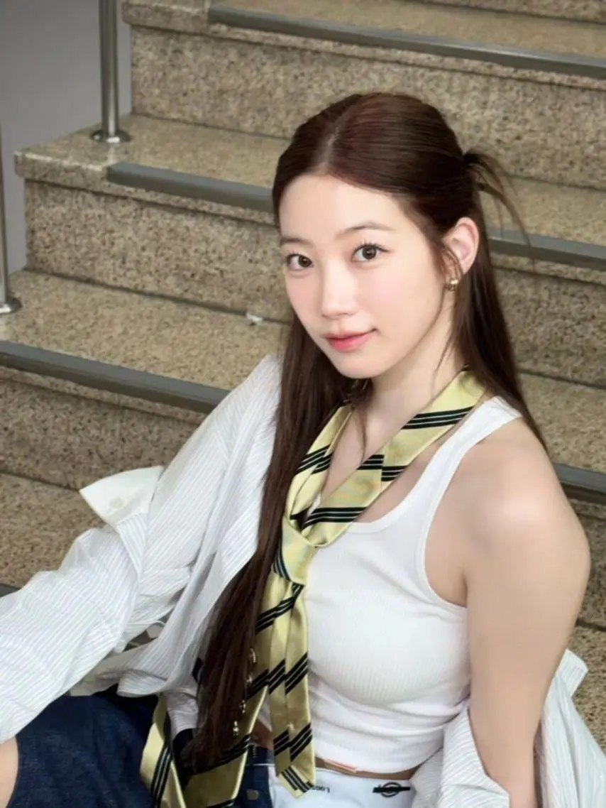 JYXsa.webp
