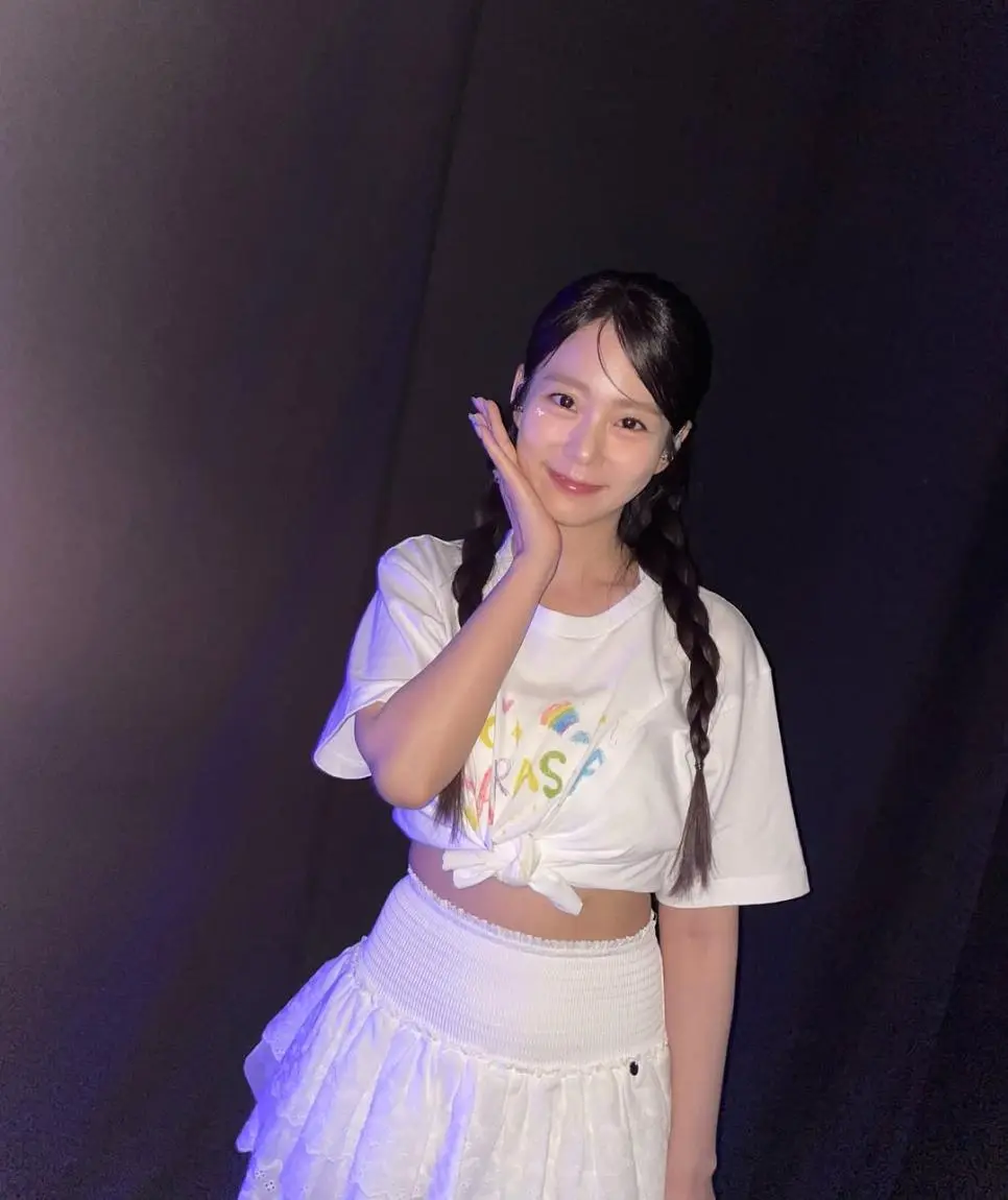 Jg9Or.webp