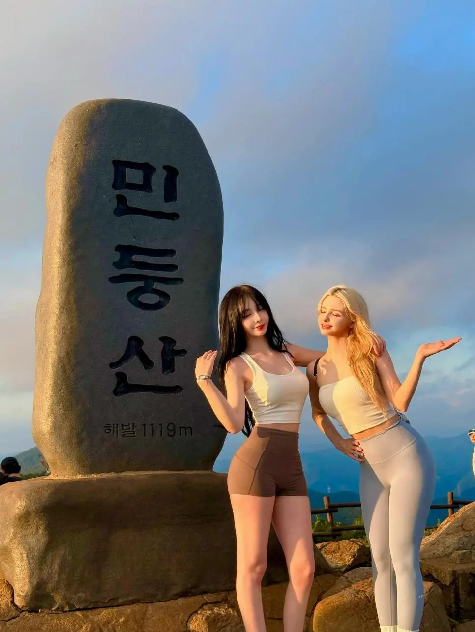 Jh28A.webp