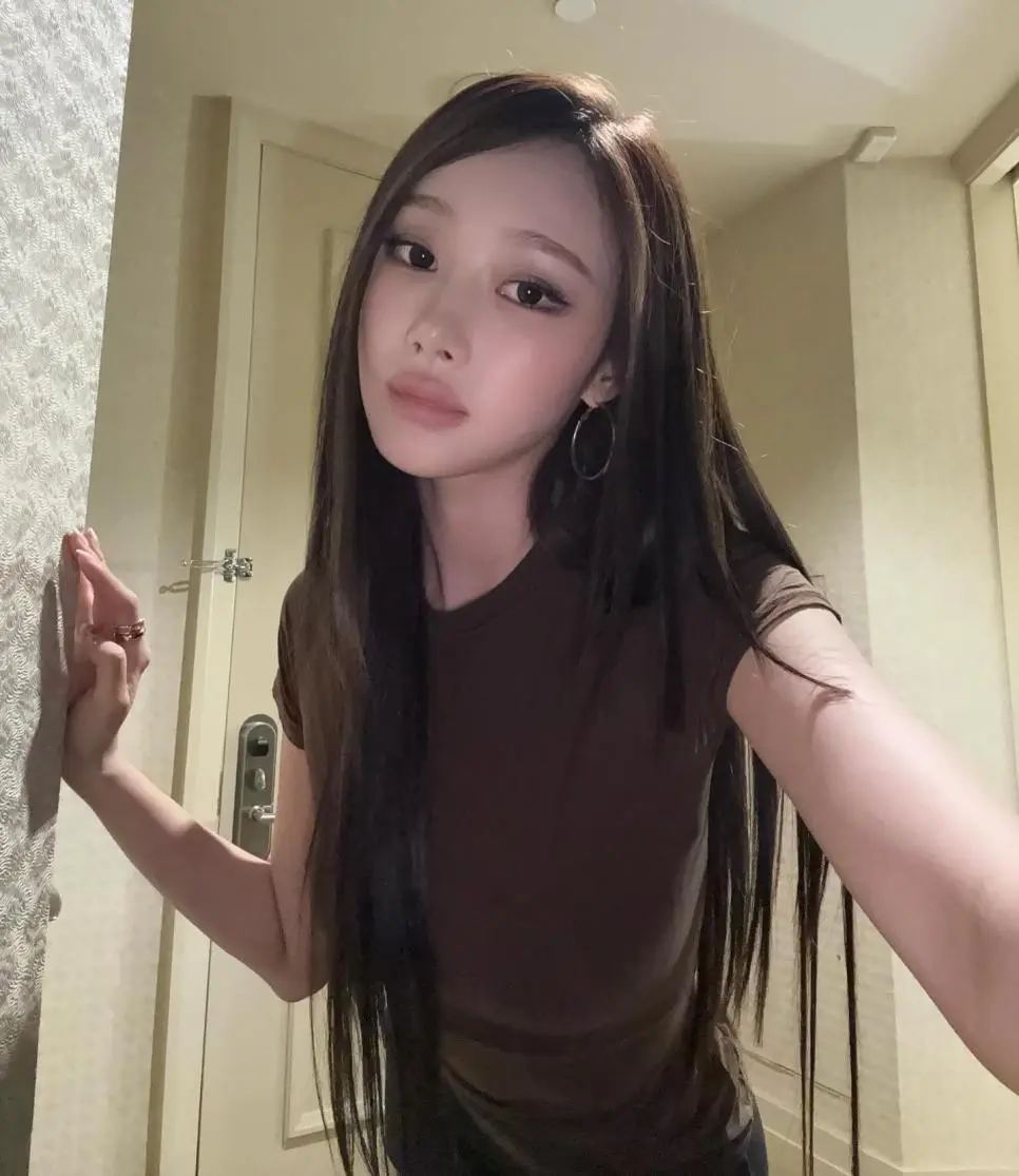 JlYcE.webp