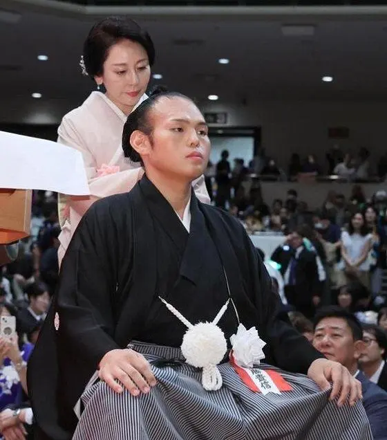 1년만에 살 엄청 빠진 일본의 유명 스모선수... | mbong.kr 엠봉