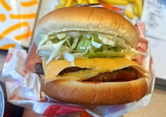 햄버거 안에 양상추 대신 양배추가? 양상추 대란.jpg | 인스티즈