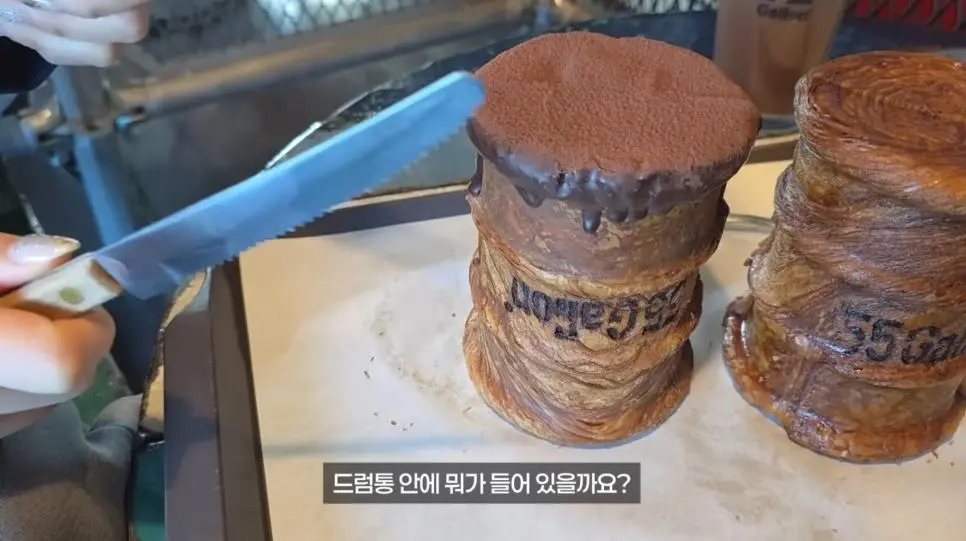 드럼통 빵이 유명한 브런치 카페 | mbong.kr 엠봉