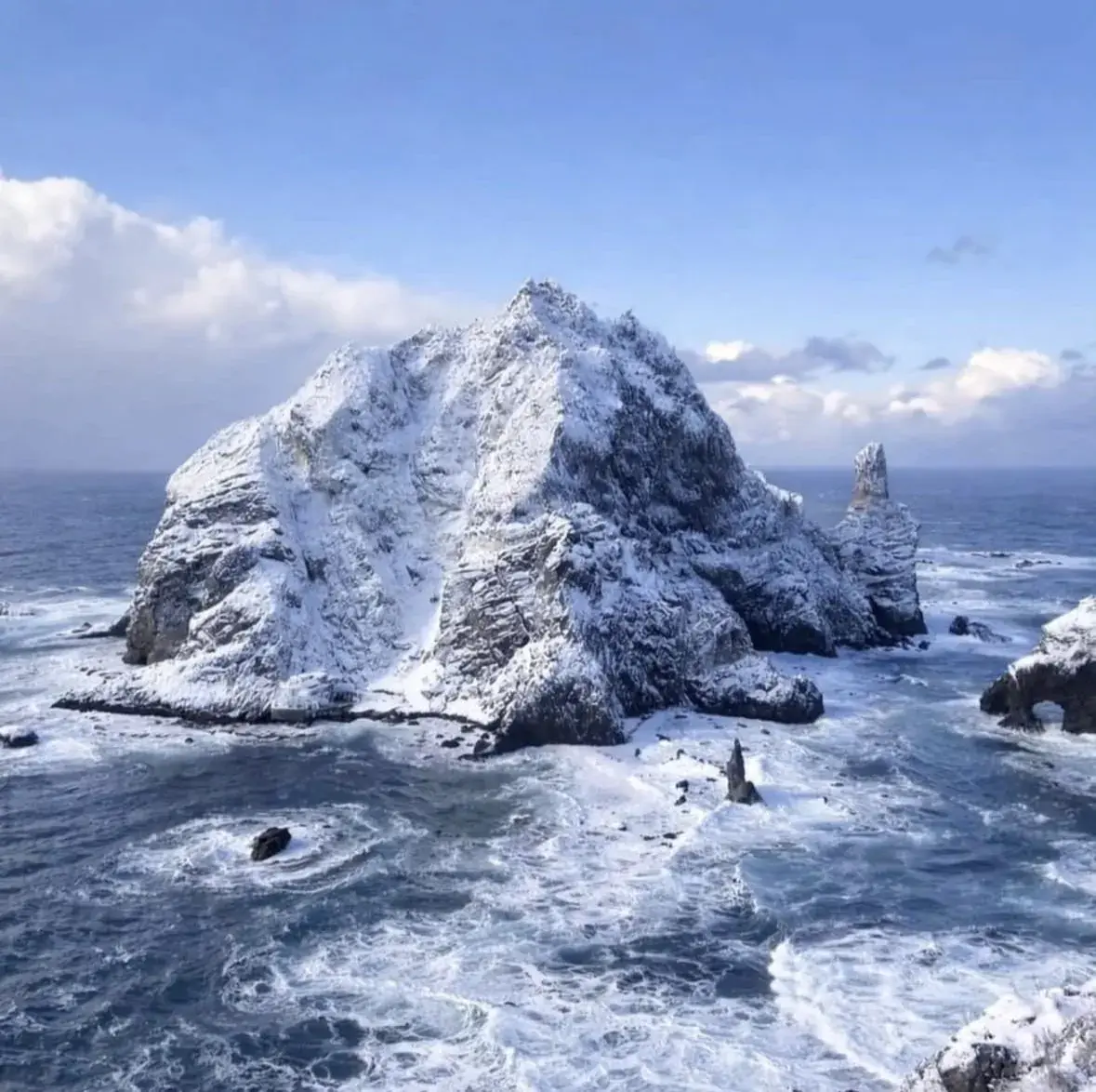 눈 내린 날 독도 풍경 | mbong.kr 엠봉