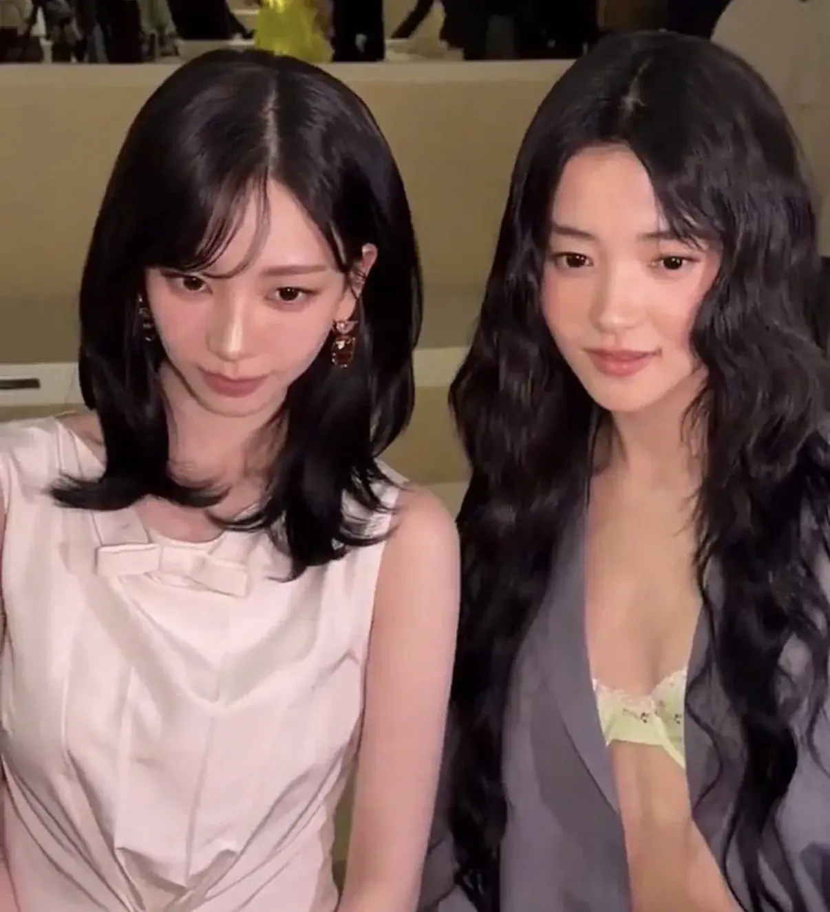 카리나옆 김태리 | mbong.kr 엠봉