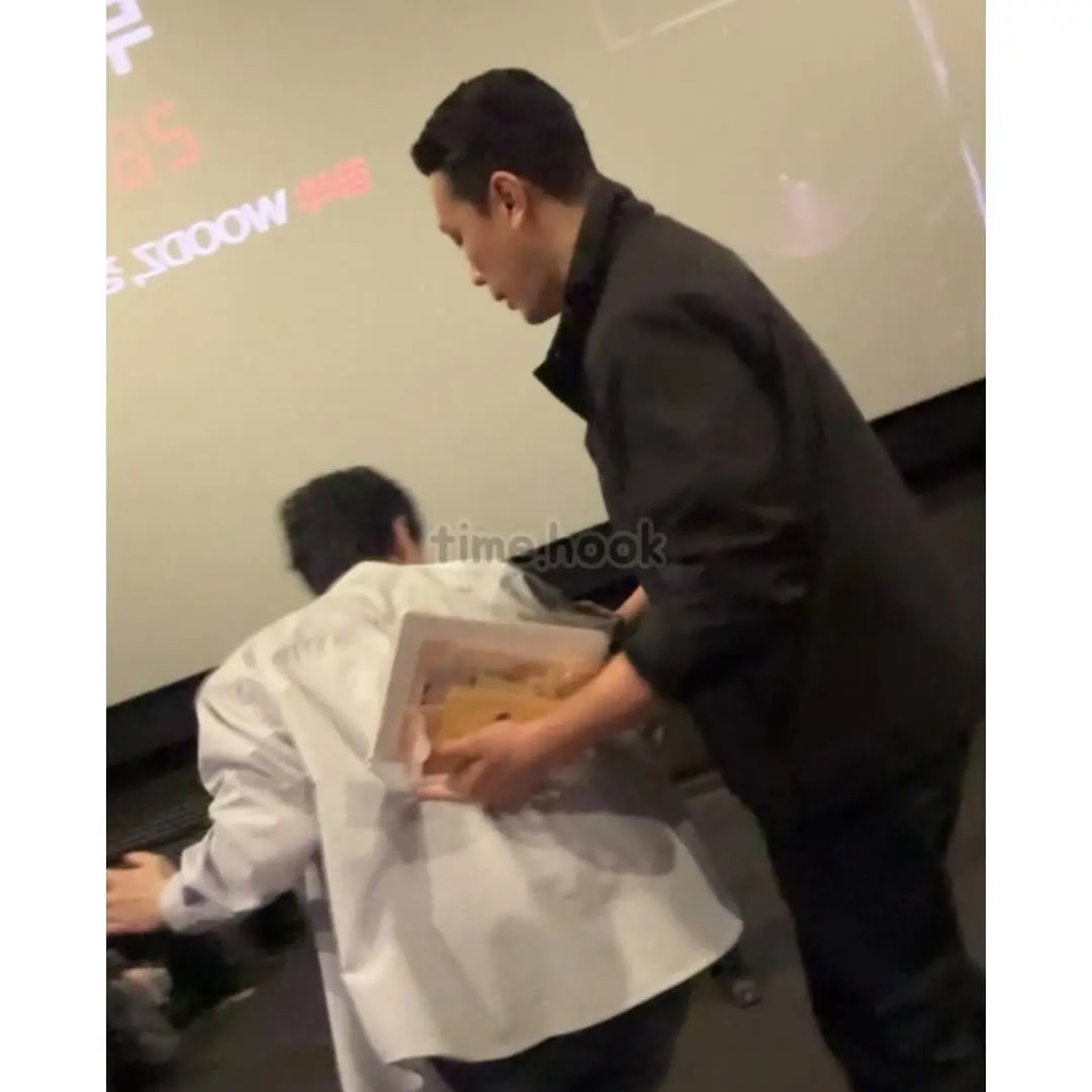 아이유 경호원 근황.jpg | mbong.kr 엠봉