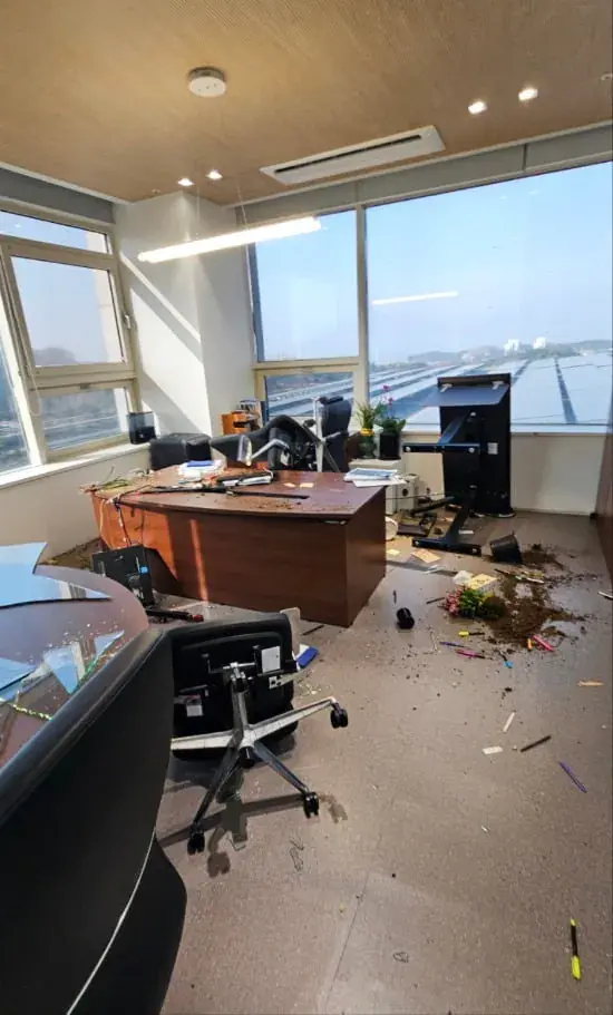 무단외출 막았다고…임원실 때려 부순 현대차노조 | mbong.kr 엠봉