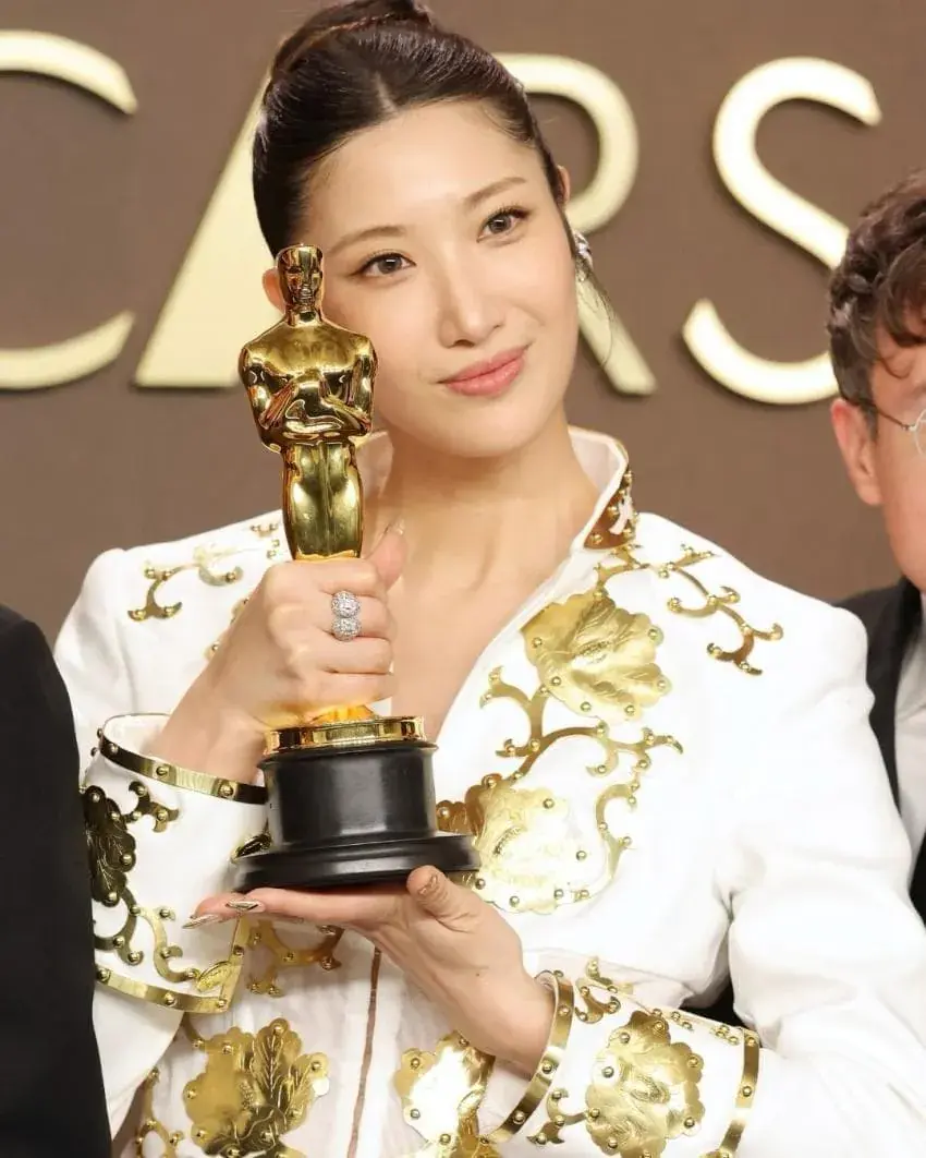 오스카 케데헌 골든 이재 무대 의상의 비밀 | mbong.kr 엠봉