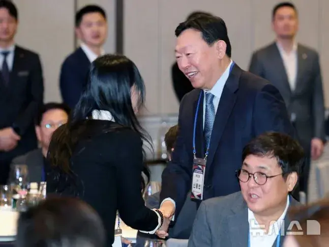 오늘자 최가온 & 롯데 신동빈 회장 | mbong.kr 엠봉