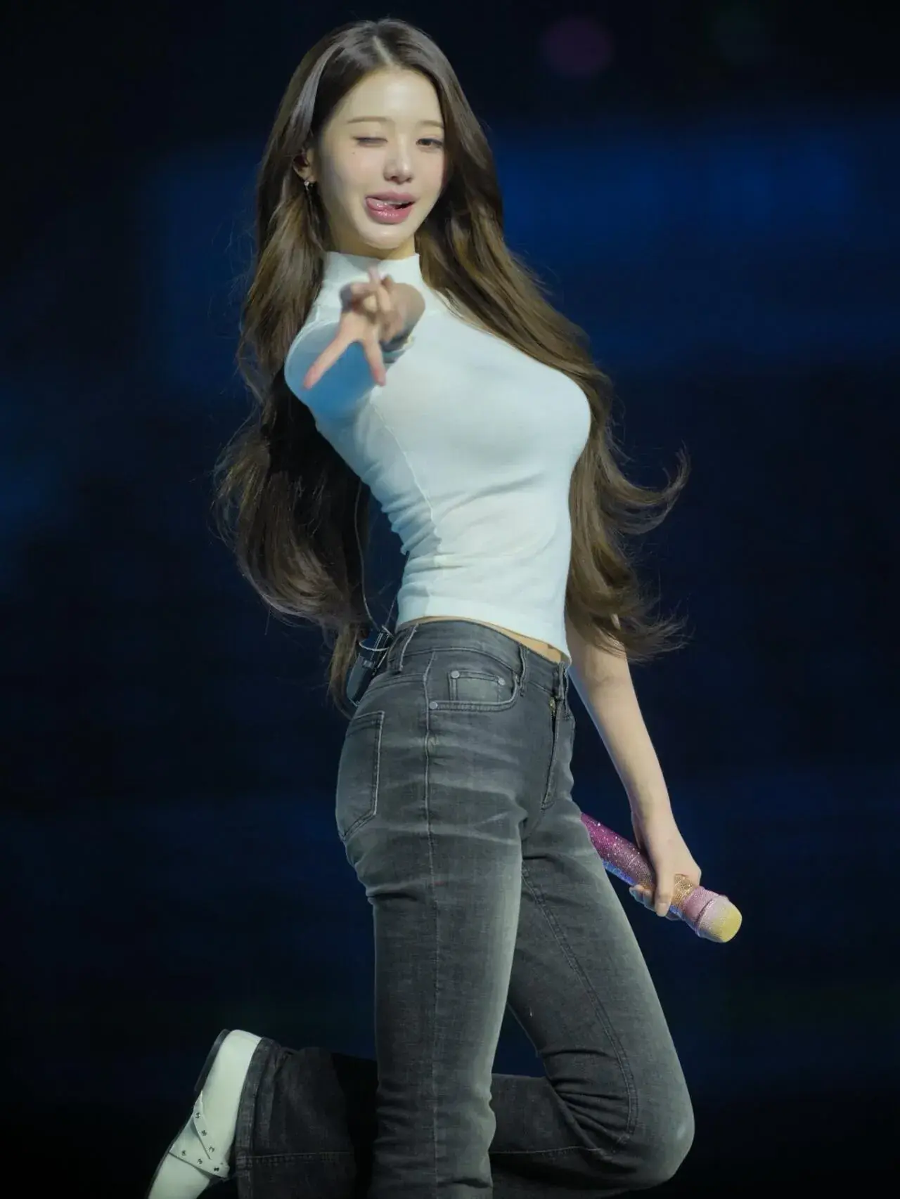 오늘자 장원영 생머리 + 흰티 + 청바지 | mbong.kr 엠봉