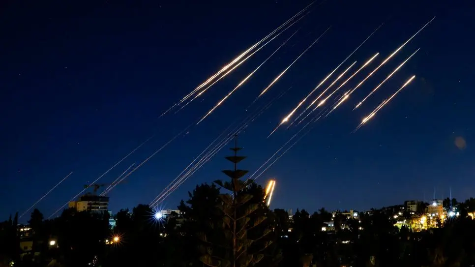 이란-이스라엘 전쟁으로 주목받은 진격의 거인 엔딩 | mbong.kr 엠봉