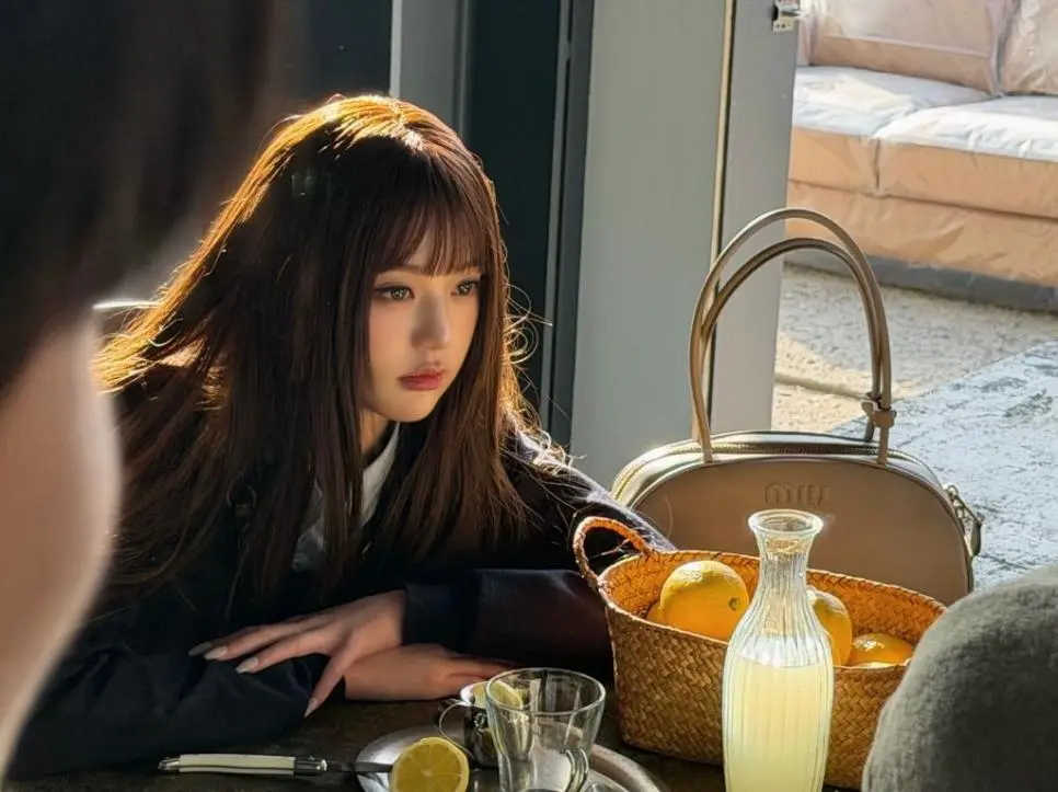 [더쿠 펌] 아이브 장원영 공주 인스타 업뎃 | mbong.kr 엠봉