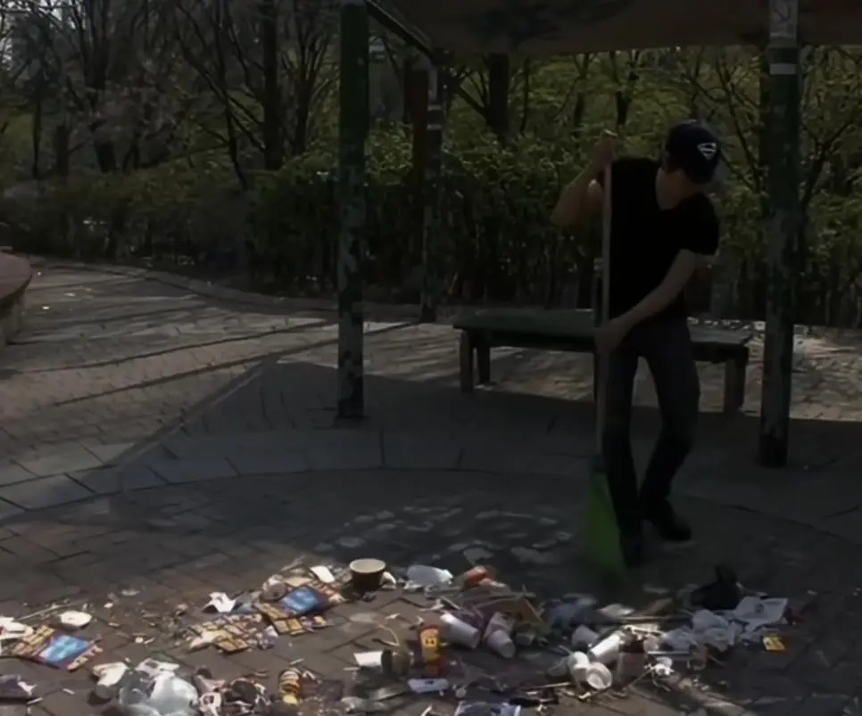 부모님한테 받는 용돈이 끊겼다는 무명가수.jpg | mbong.kr 엠봉