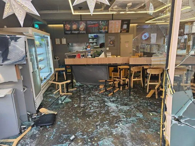 [단독] 강남 압구정 골목서 80대 운전자 차량 돌진 | mbong.kr 엠봉