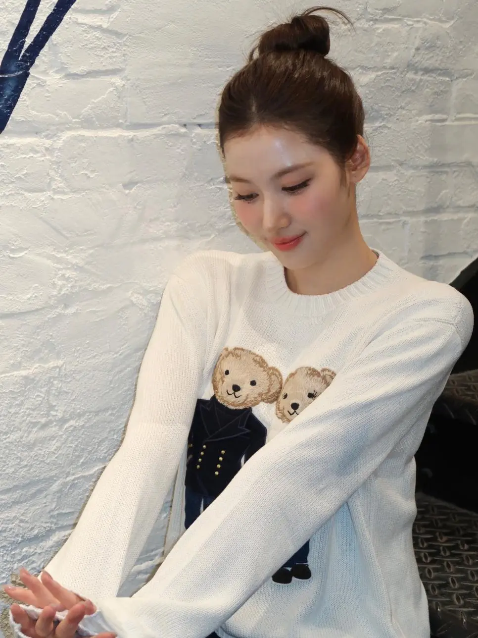 똥머리 사나 | mbong.kr 엠봉