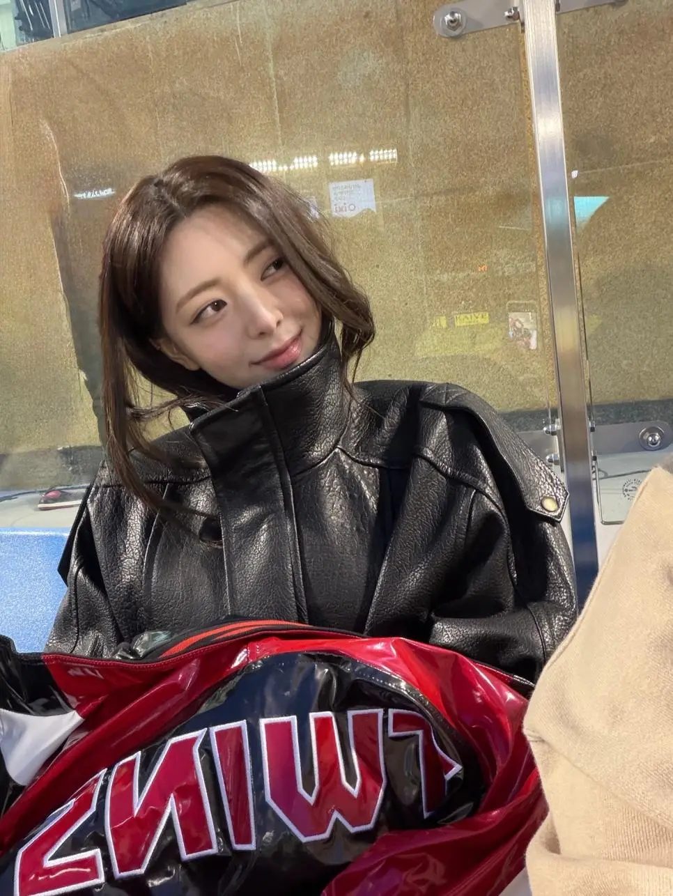 ITZY 유나 인스타(feat.엘지트윈스) | mbong.kr 엠봉