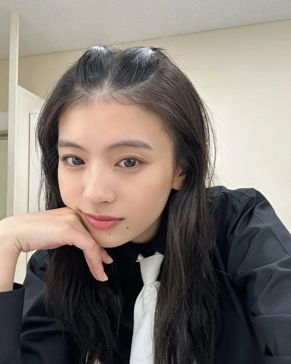 일본의 신세대 대표 비주얼 데구치 나츠키.gif | mbong.kr 엠봉