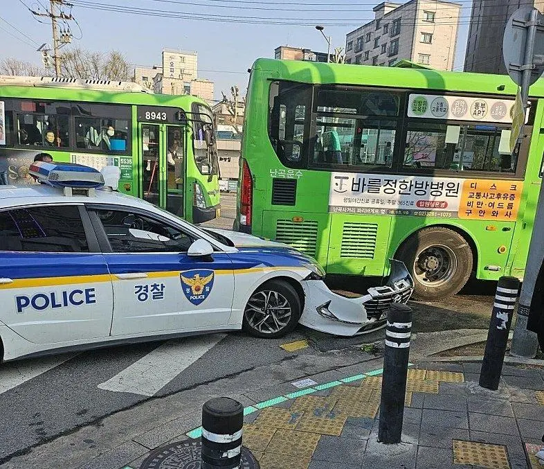 경찰서죠? 사고가 났어요 출동좀 해주세요 | mbong.kr 엠봉