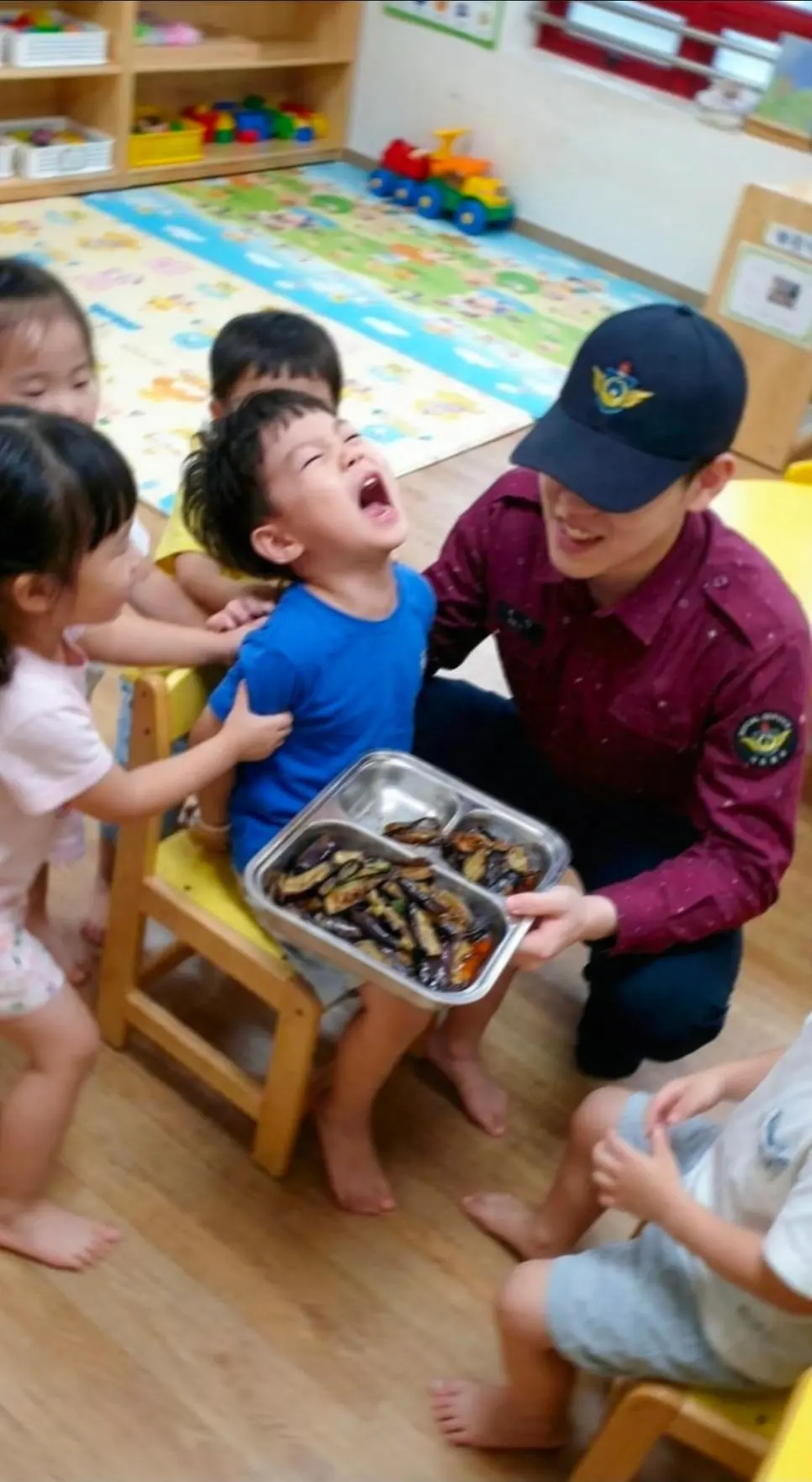 어린이집 집단 학대, 주모자는 사회복무요원 | mbong.kr 엠봉