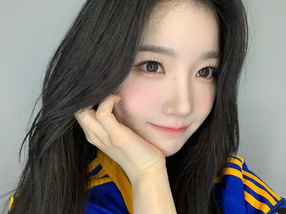 데뷔 후 첫 탈색 했는데 반응 좋은 트리플에스 김유연 | mbong.kr 엠봉