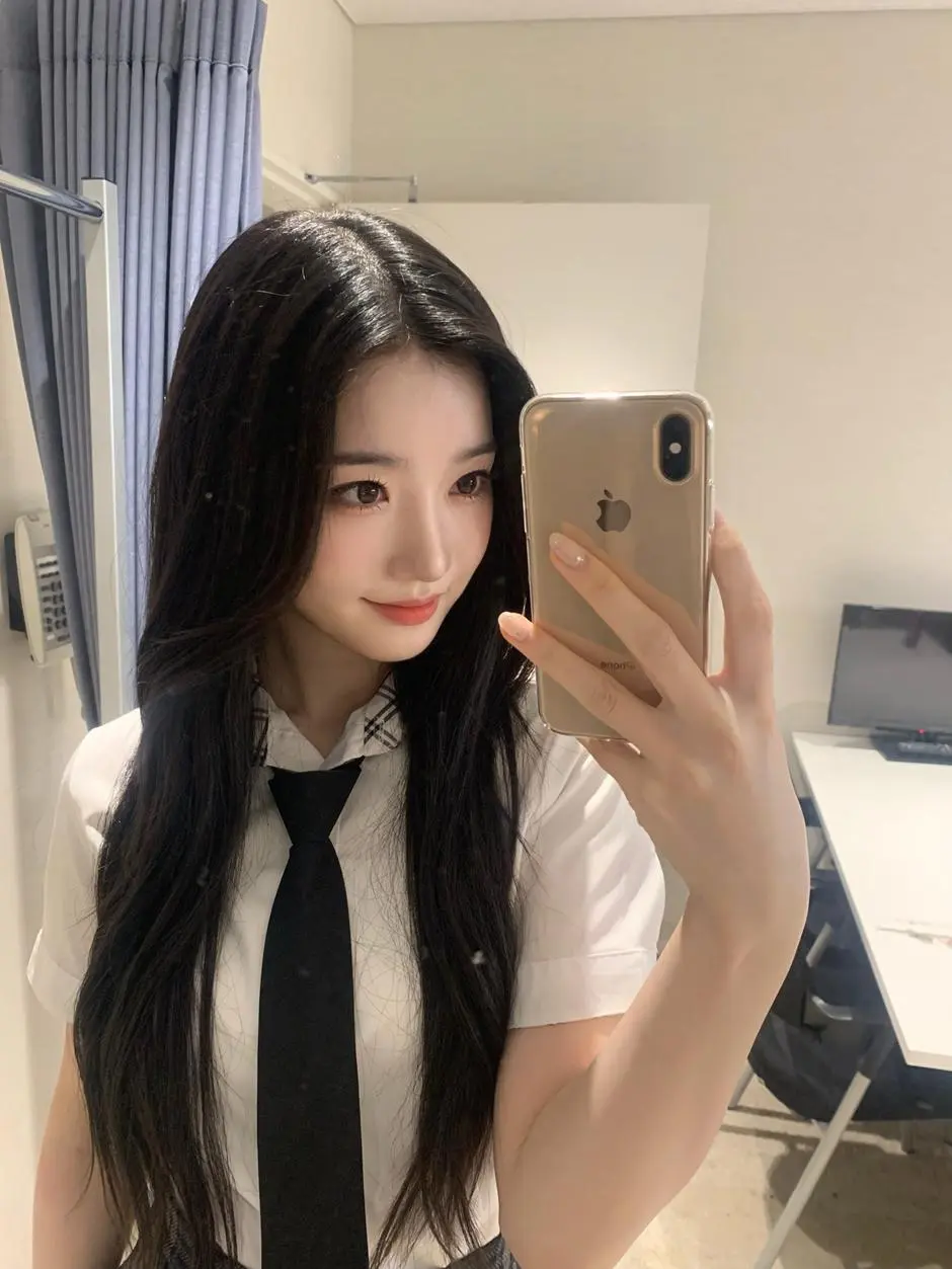 데뷔 후 첫 탈색 했는데 반응 좋은 트리플에스 김유연 | mbong.kr 엠봉