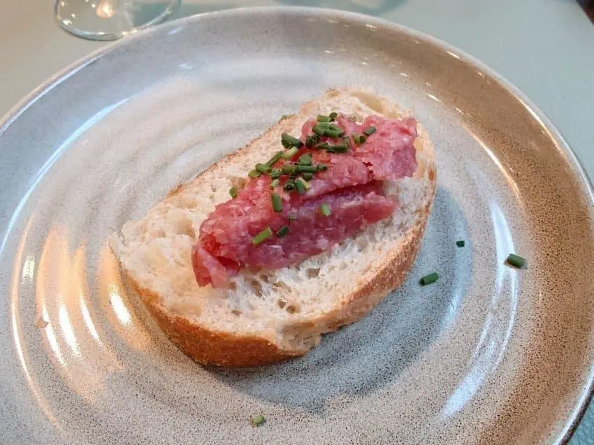 독일 돼지 생고기 요리 | mbong.kr 엠봉