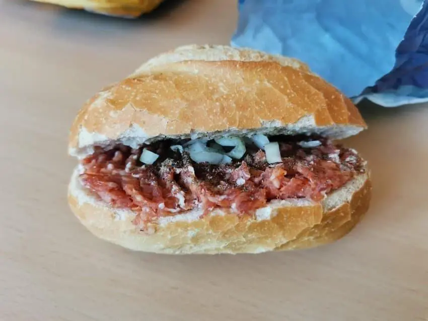 독일 돼지 생고기 요리 | mbong.kr 엠봉