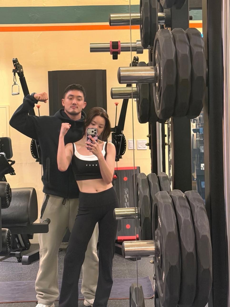 워터밤 준비 들어간 권은비 | mbong.kr 엠봉