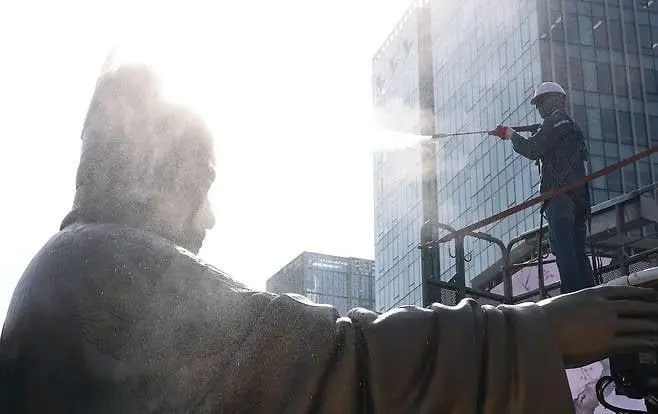 세수하시는 세종대왕님.jpg | mbong.kr 엠봉