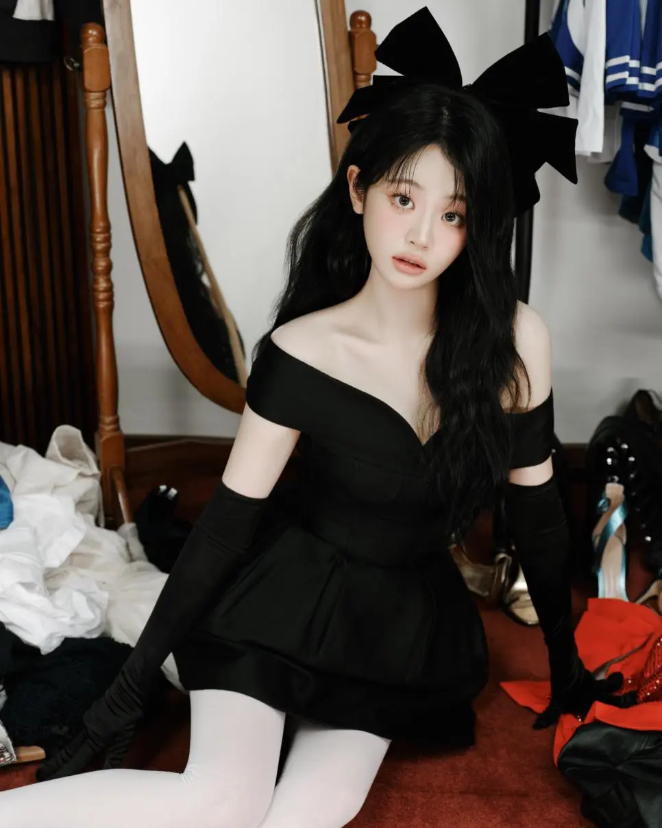 QWER 4번째 미니앨범 CEREMONY 컨셉포토 | mbong.kr 엠봉