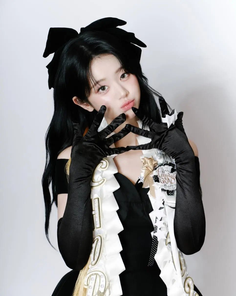 QWER 4번째 미니앨범 CEREMONY 컨셉포토 | mbong.kr 엠봉