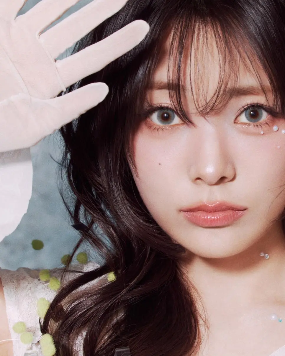 QWER 4번째 미니앨범 CEREMONY 컨셉포토 | mbong.kr 엠봉