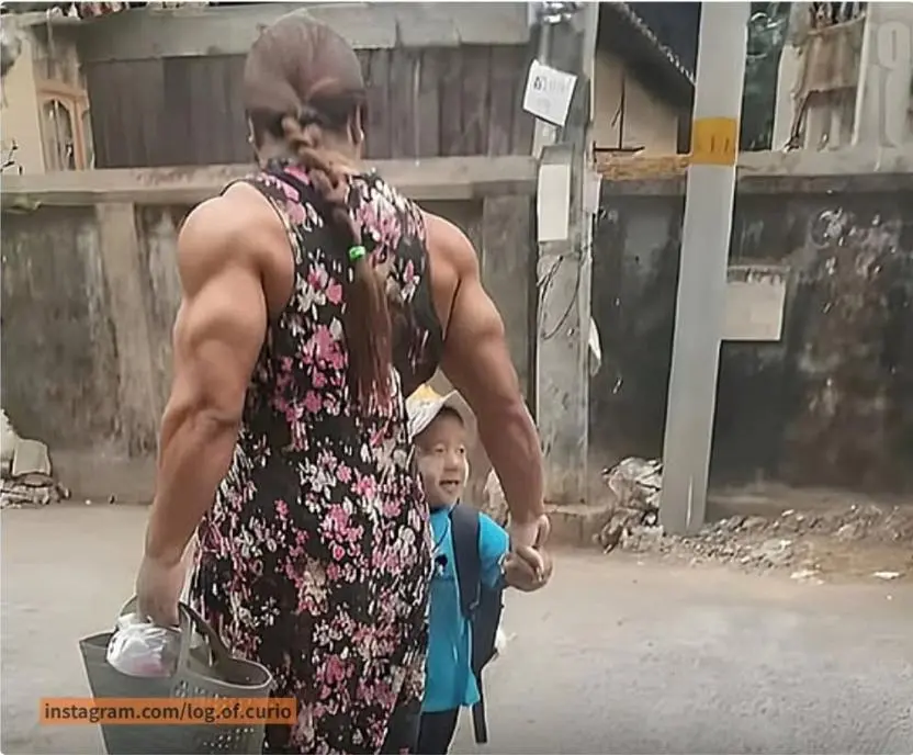 학폭이 걱정되서 같이 등교하는 엄마 | mbong.kr 엠봉