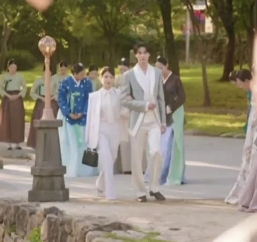 여초에서 박나래와 장도연이라는 대군부인 장면.jpg | mbong.kr 엠봉